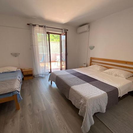 Apartments Lungomare Pula Bagian luar foto